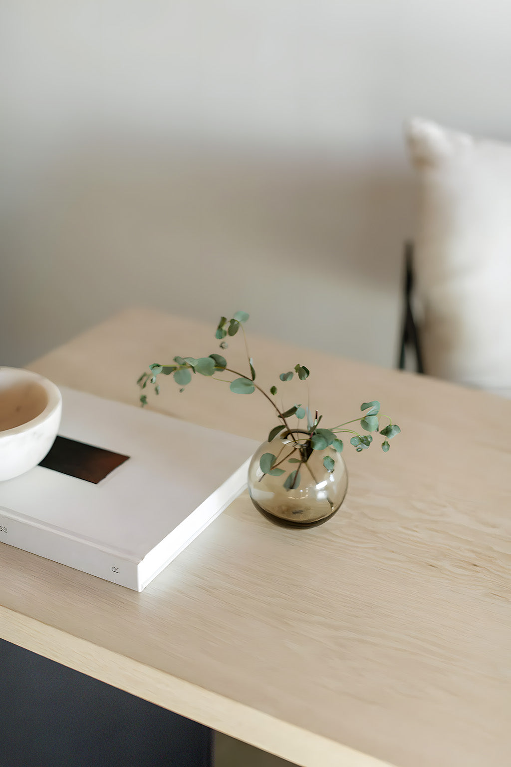 V METAL AYAKLI AHŞAP MASA