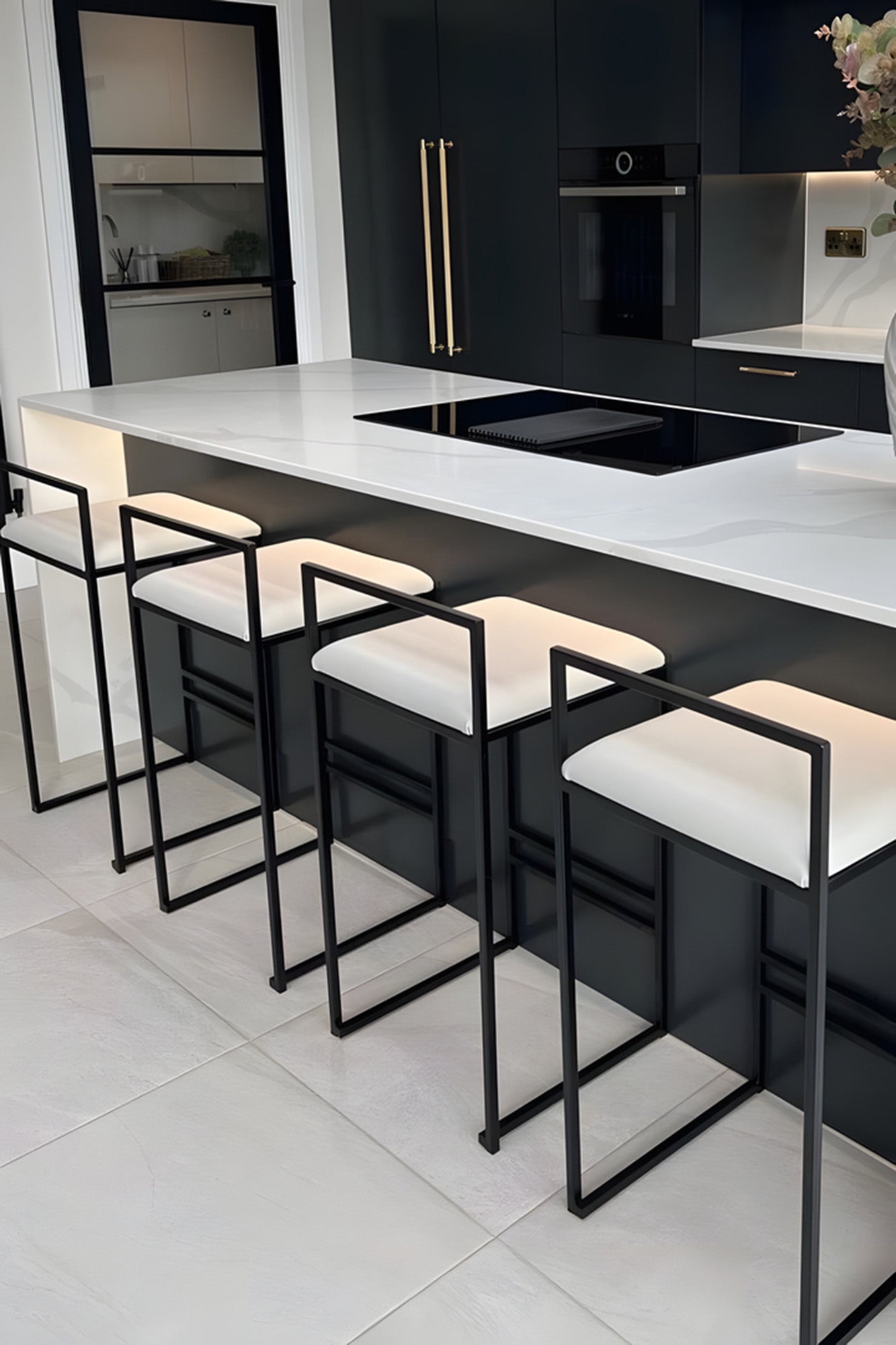 KATI ÇELİK BAR SANDALYESİ (M)